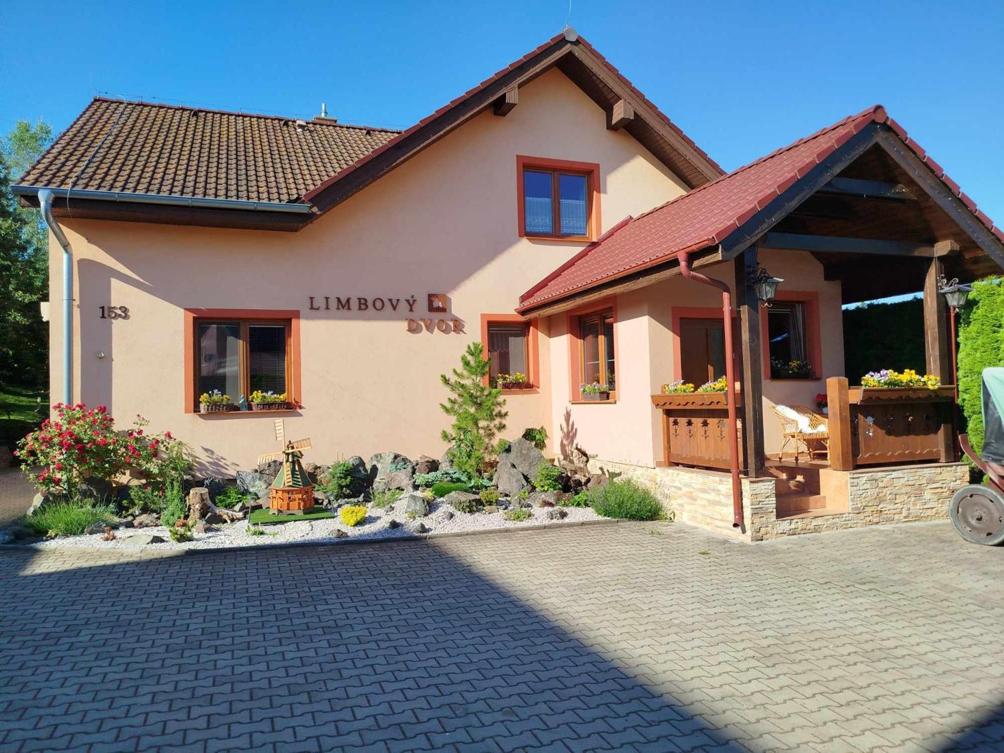 Hotel Pezion Limbovy Dvor Vrbov Exterior foto